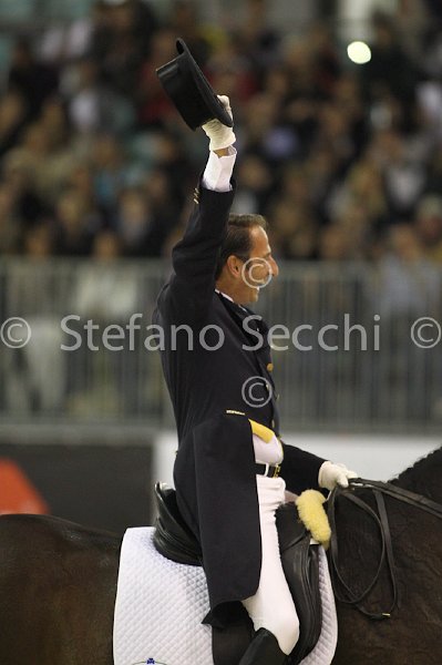 LAUGKS_MEGGLE\'S WELTTALL_MILANO_2011_SS3_9945.jpg